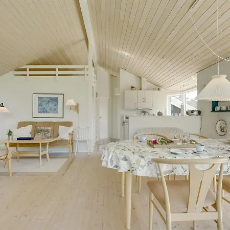 Holiday home Maybritt - 100m From The Sea In Funen By Interhome
