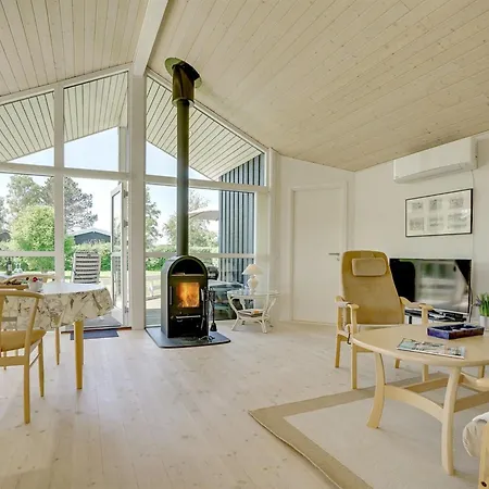 Maybritt - 100m From The Sea By Interhome
